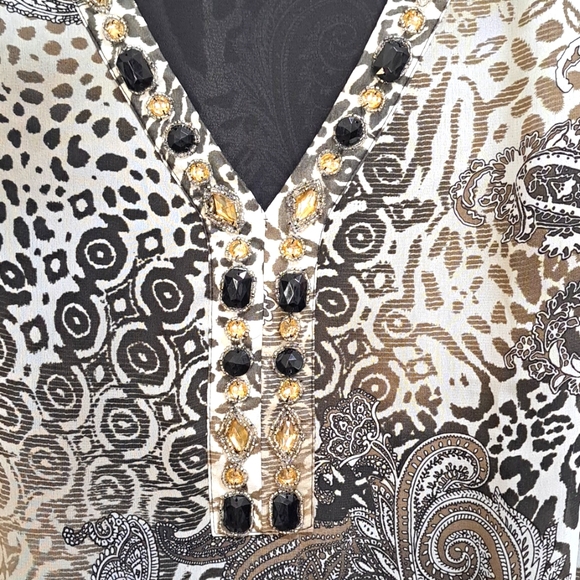 Dressbarn Animal Print Boho Sheer Overlay Embellished Top. Size 1X - Picture 3 of 10